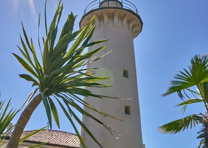 شقة Flat 100mt From The With Sunny Balcony *