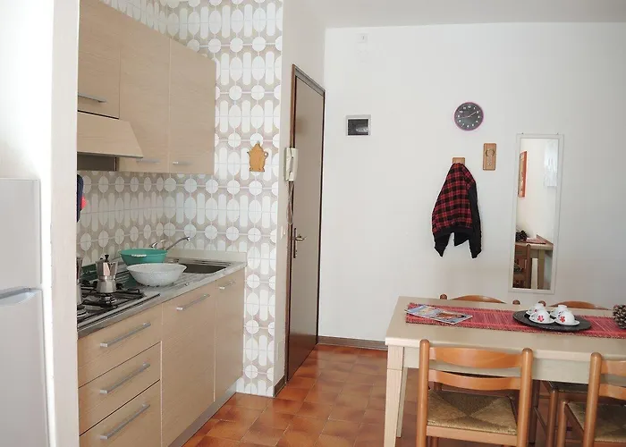 Апартаменти Flat 100mt From The With Sunny Balcony *