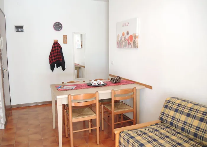 Flat 100mt From The With Sunny Balcony Бібіоне