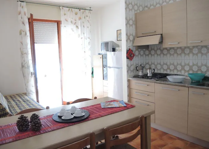 Апартаменти Flat 100mt From The With Sunny Balcony *