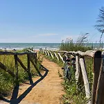 Flat 100mt From The With Sunny Balcony Апартаменти Бібіоне