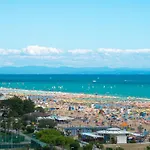Flat 100mt From The With Sunny Balcony Апартаменти
