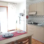 Flat 100mt From The With Sunny Balcony Апартаменти Бібіоне