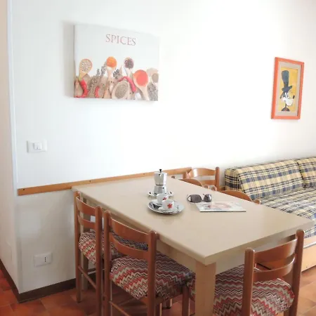 Flat 100 M From The With Sunny Balcony *