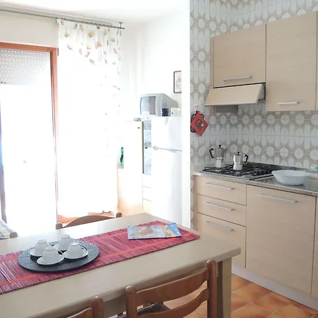 Flat 100 M From The With Sunny Balcony Апартаменти Бібіоне