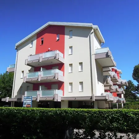 Flat 100 M From The With Sunny Balcony 公寓 *