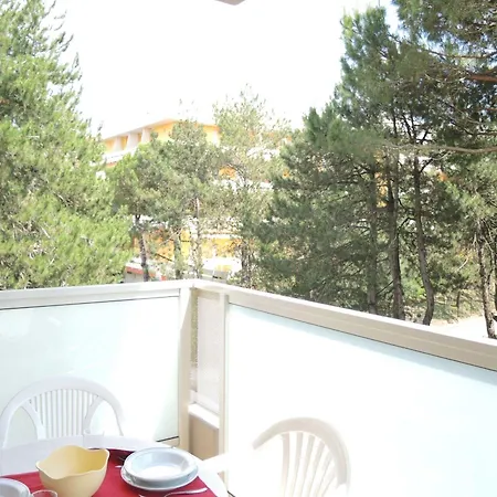 Flat 100 M From The With Sunny Balcony