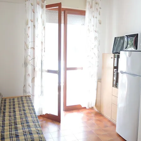 Flat 100 M From The With Sunny Balcony *