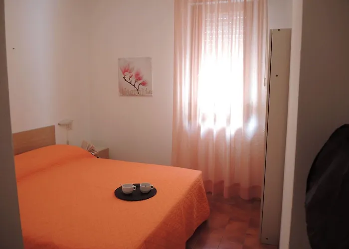 Apartment Flat 100mt From The With Sunny Balcony